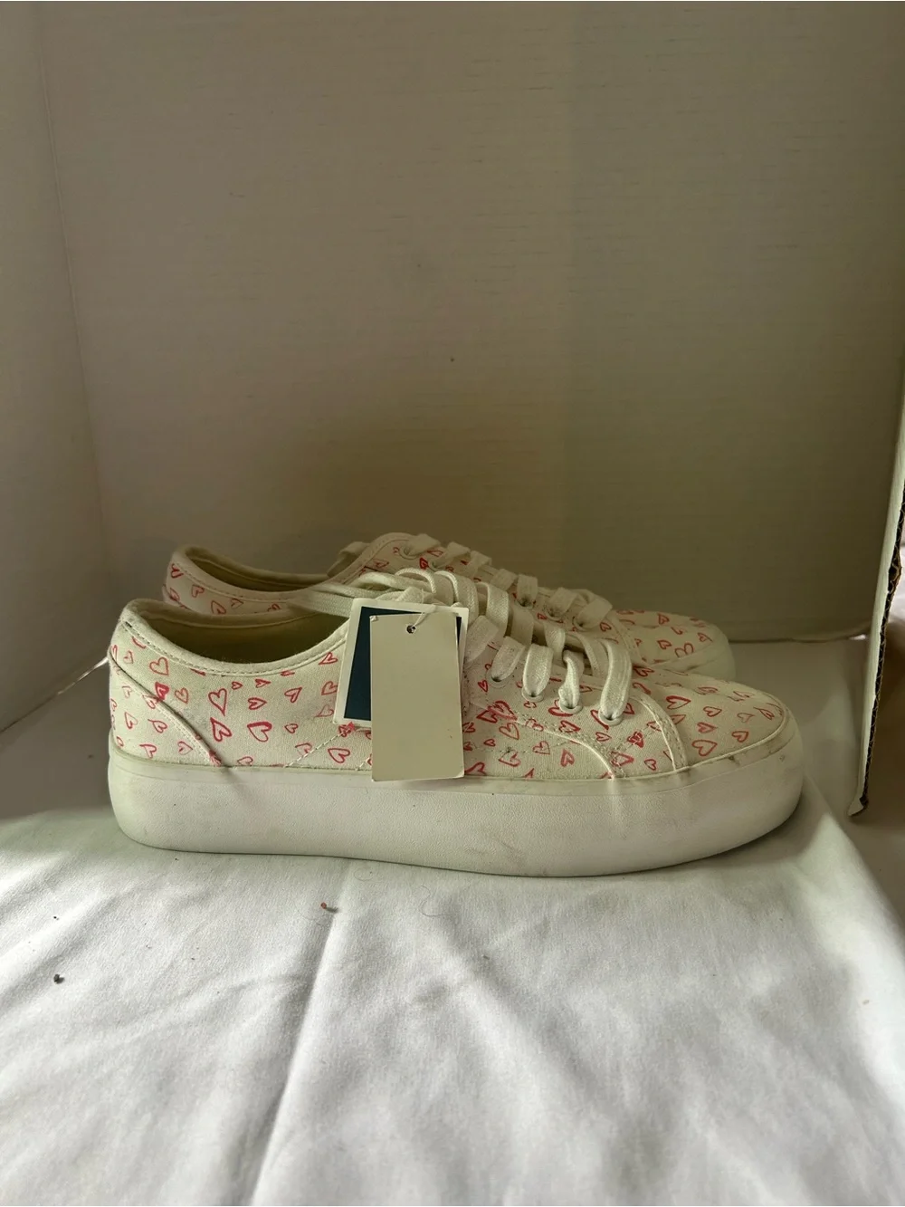 Joie White Canvas Heart Print Platform Sneakers Women’s Size 9 Lace Up Shoes